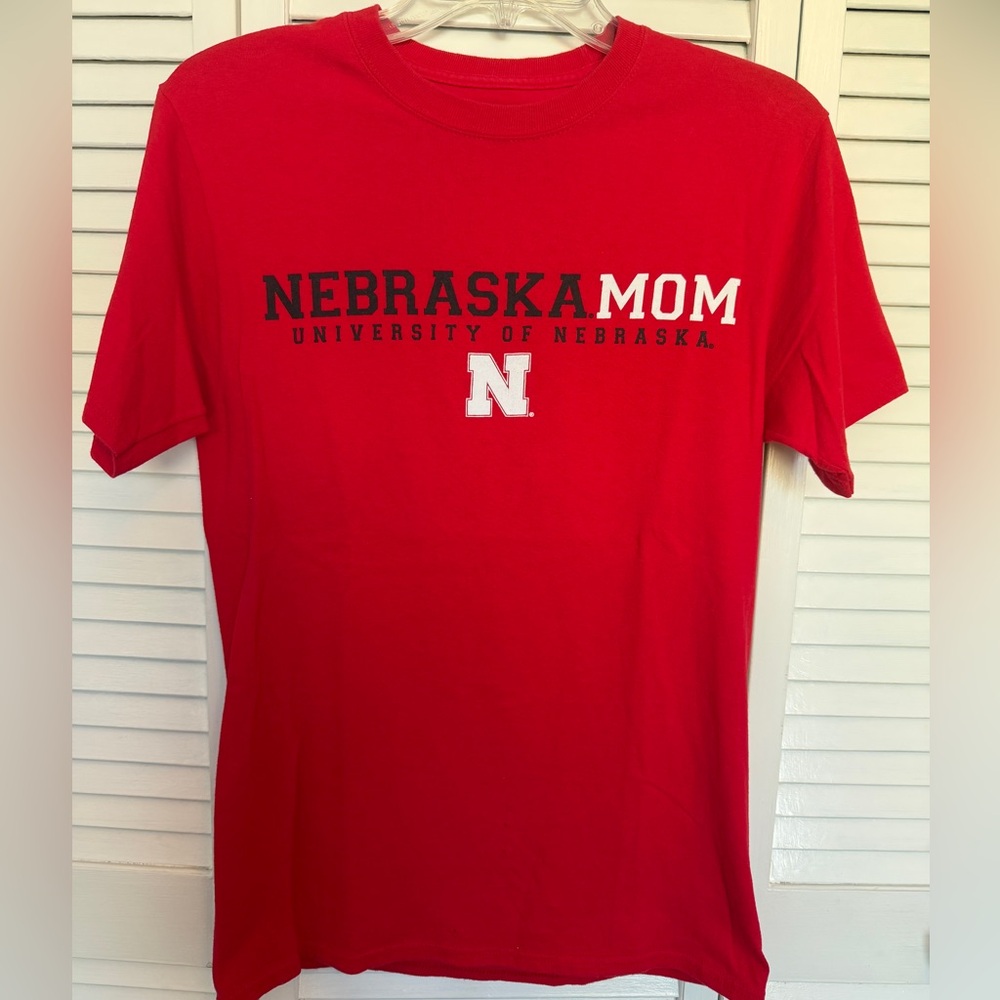 University of Nebraska Mom tee